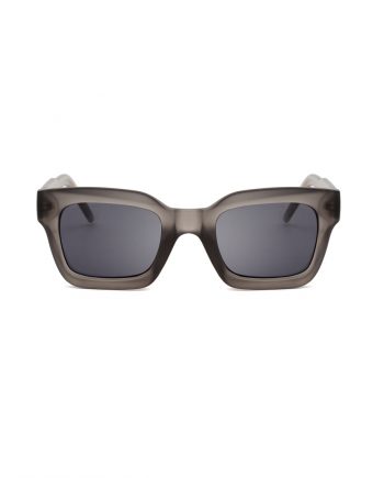 A.Kjaerbede unisex zonnebril model GIGI kleur mat grijs met grijze glazen AKsunnies bril