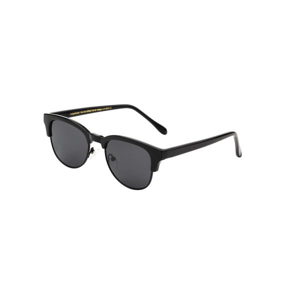 A.Kjaerbede zonnebril model CLUB BATE kleur zwart met grijze glazen AKsunnies bril sunglasses Akjaerbede eyewear