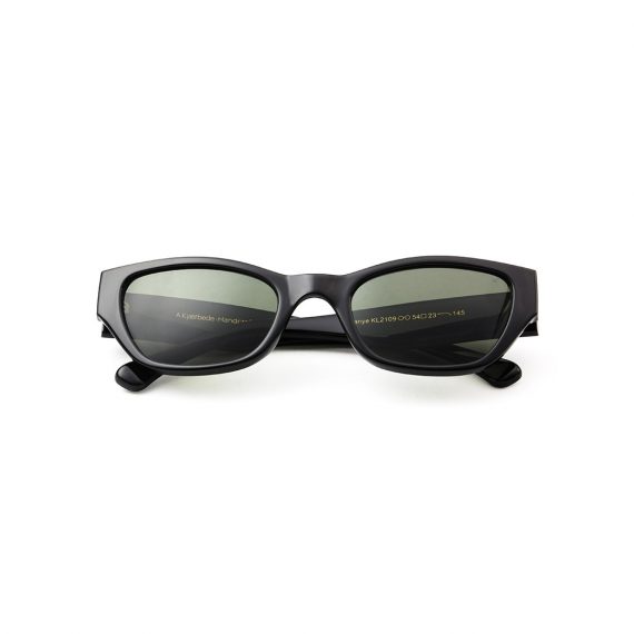 A.Kjaerbede zonnebril model KANYE kleur zwart met groene glazen AKsunnies bril sunglasses Akjaerbede eyewear