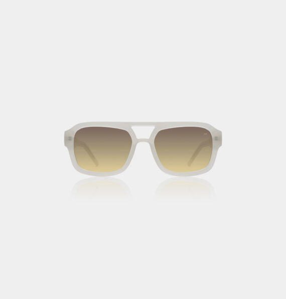 A.Kjaerbede zonnebril model KAYA kleur wit met oker glazen AKsunnies bril sunglasses eyewear