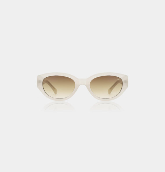 A.Kjaerbede zonnebril model WINNIE kleur WIT met OKER glazen AKsunnies bril sunglasses eyewear