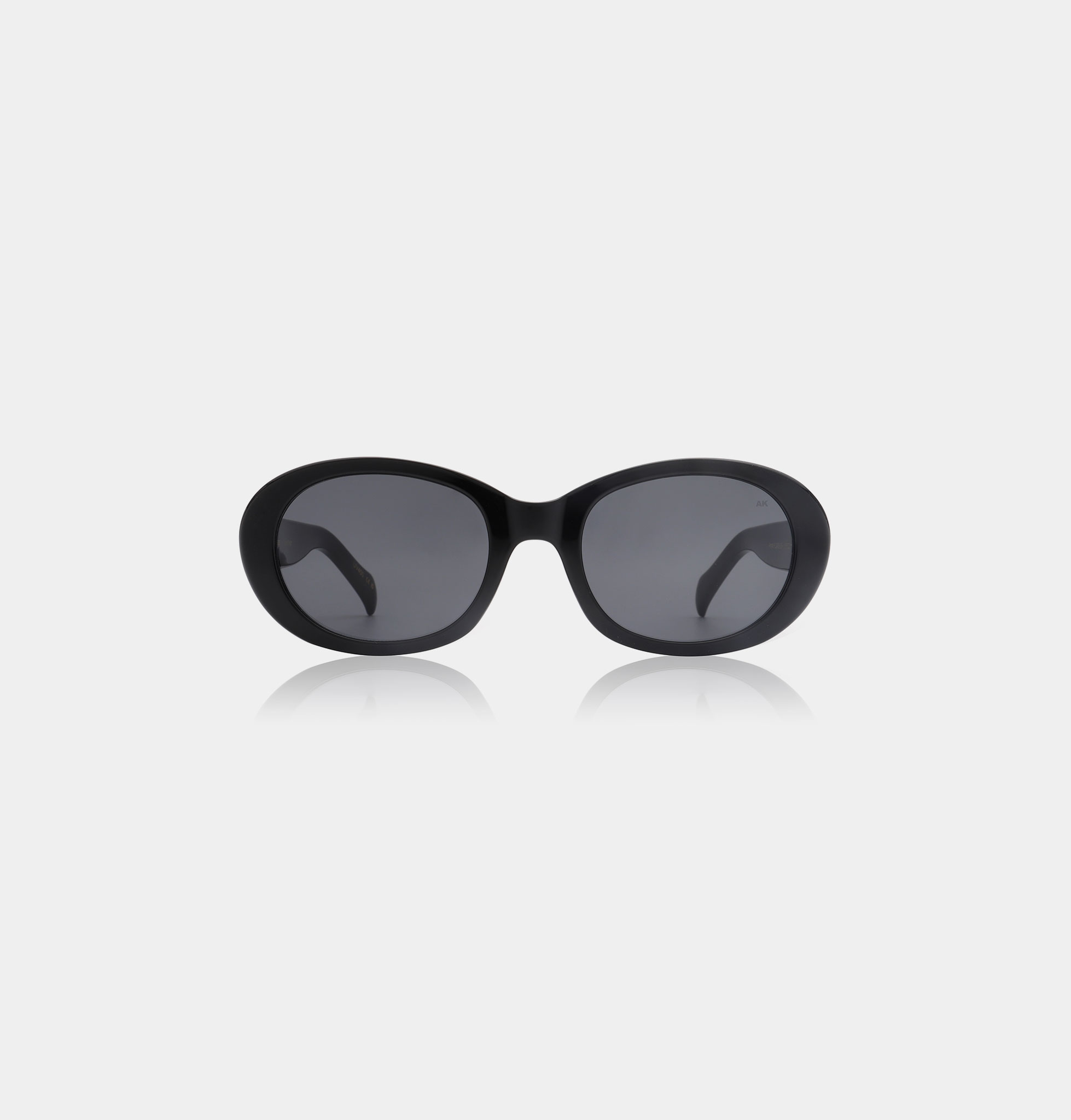 A.Kjaerbede zonnebril model ANMA kleur zwart met grijze glazen AKsunnies bril sunglasses eyewear