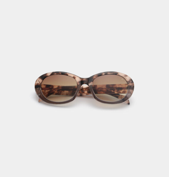 A.Kjaerbede zonnebril model ANMA kleur coquina met bruine glazen AKsunnies bril sunglasses eyewear