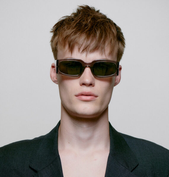 A.Kjaerbede zonnebril model ALEX kleur GRIJS met GROENE glazen AKsunnies bril sunglasses eyewear
