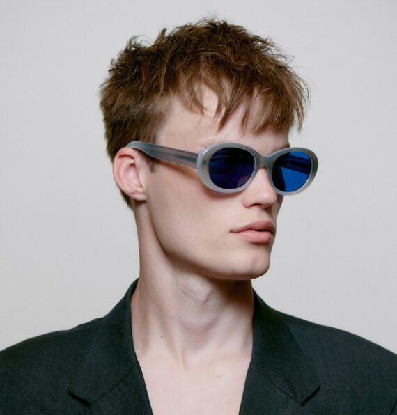 A.Kjaerbede zonnebril model ANMA kleur grijs met blauwe glazen AKsunnies bril sunglasses eyewear